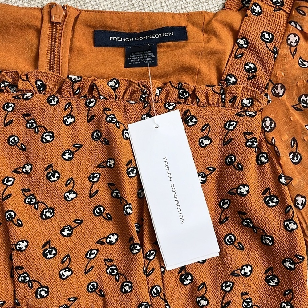 ⭐️ NWT- French Connection brown floral long bell-sleeved smocked blouse- small - Picture 3 of 12